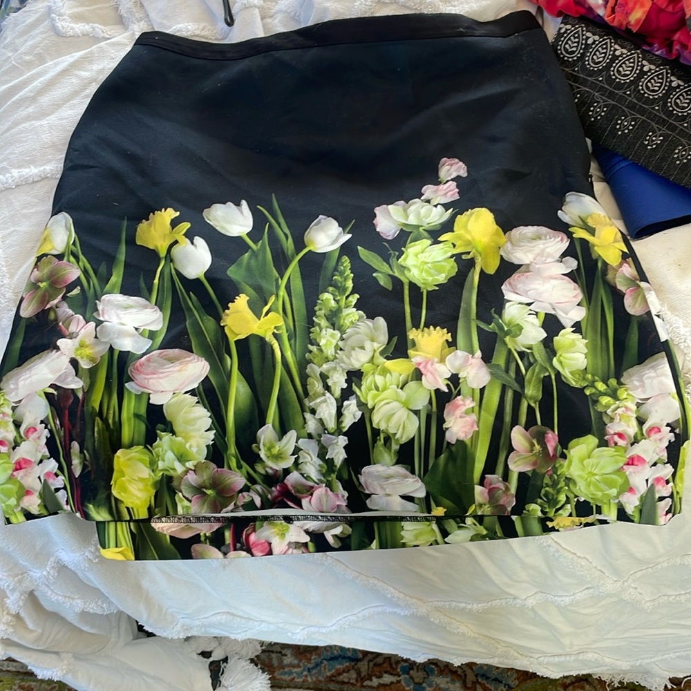 Super cute skirt. Perfect for Easter.!